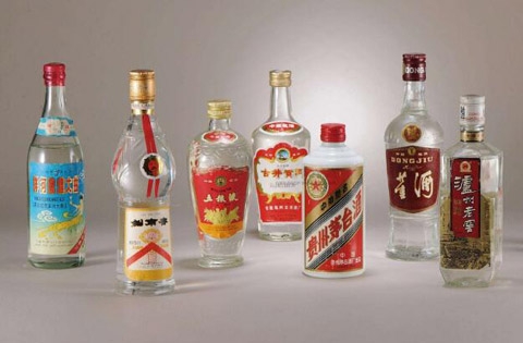 陶瓷酒壇與玻璃酒瓶?jī)?chǔ)酒價(jià)值誰(shuí)更大？